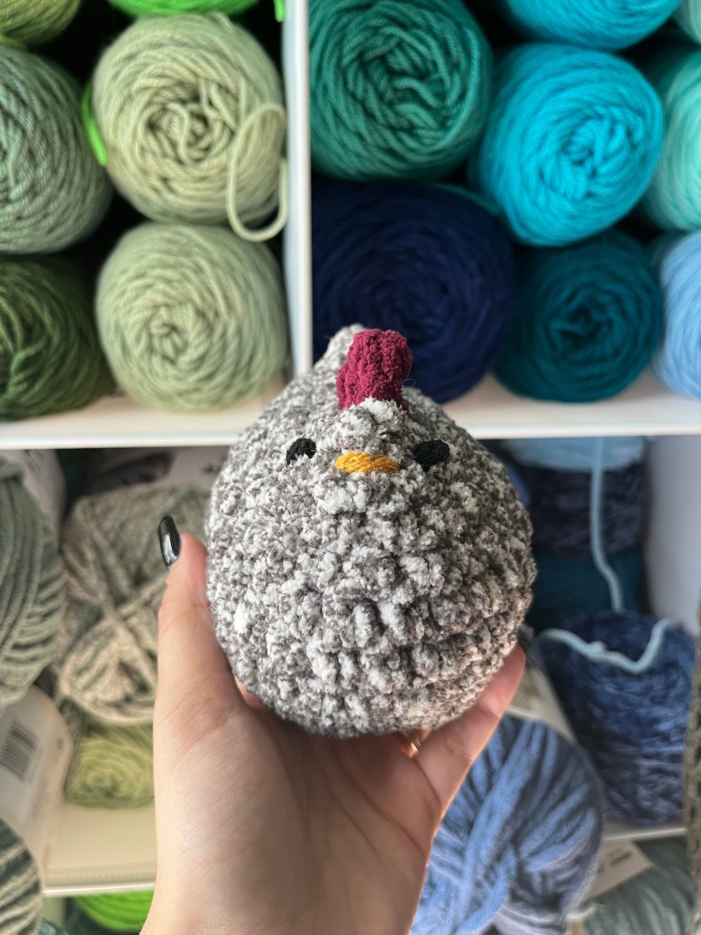 4" Crochet Chicken - Black and White Speckled - Adorable Handmade Farmhouse Animal Decor - Perfect Gift for Chicken Lovers & Home Accents